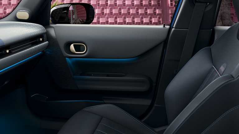 MINI Cooper 5 ajtós - belső tér – különlegességek